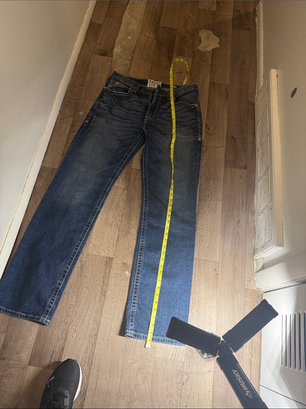 Ariat Men's Relaxed Bootcut Denim Jeans in Dark Blue Wash - Picture 10 of 16